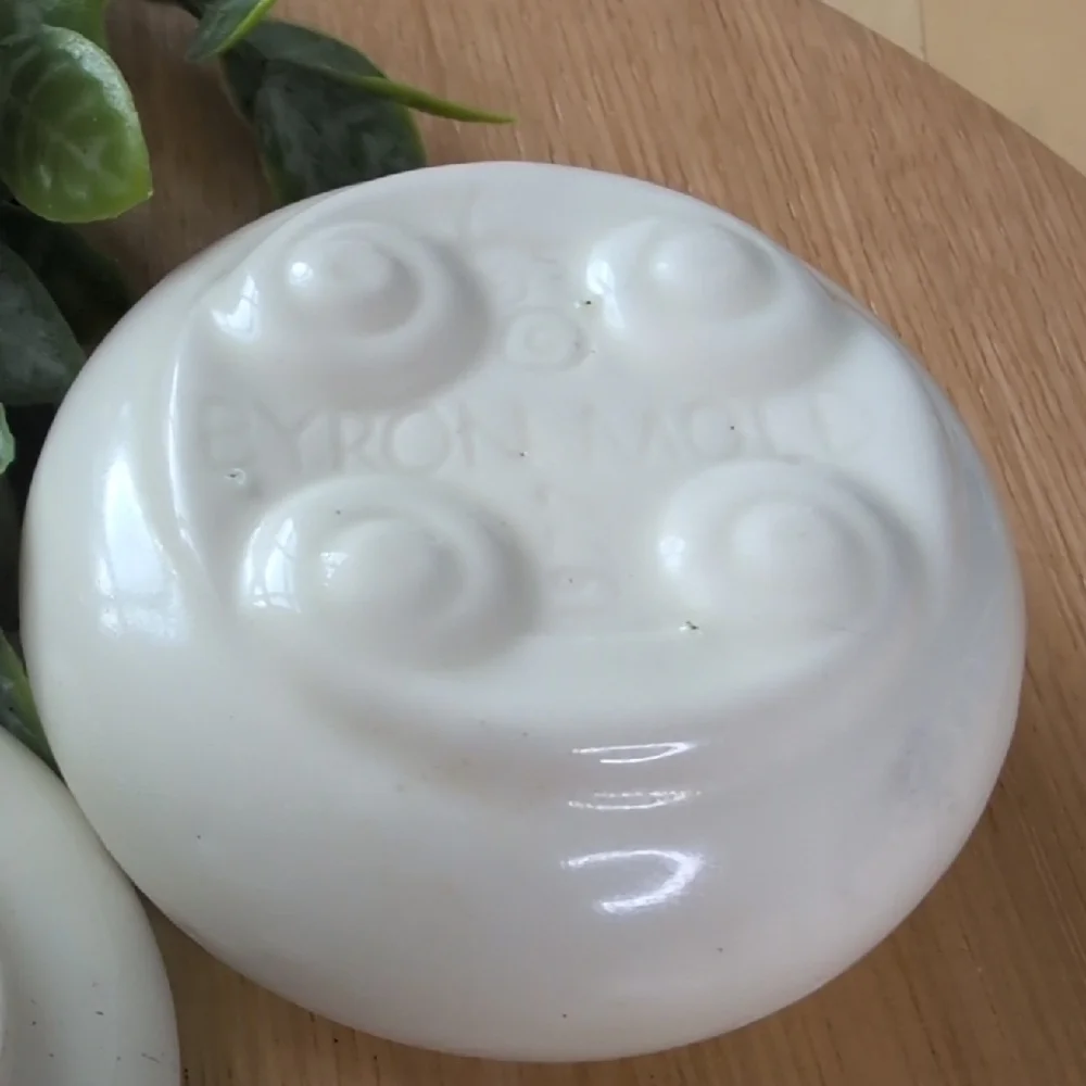Byron Mold Vintage Hand Painted Decorative Ceramic Trinket Dish